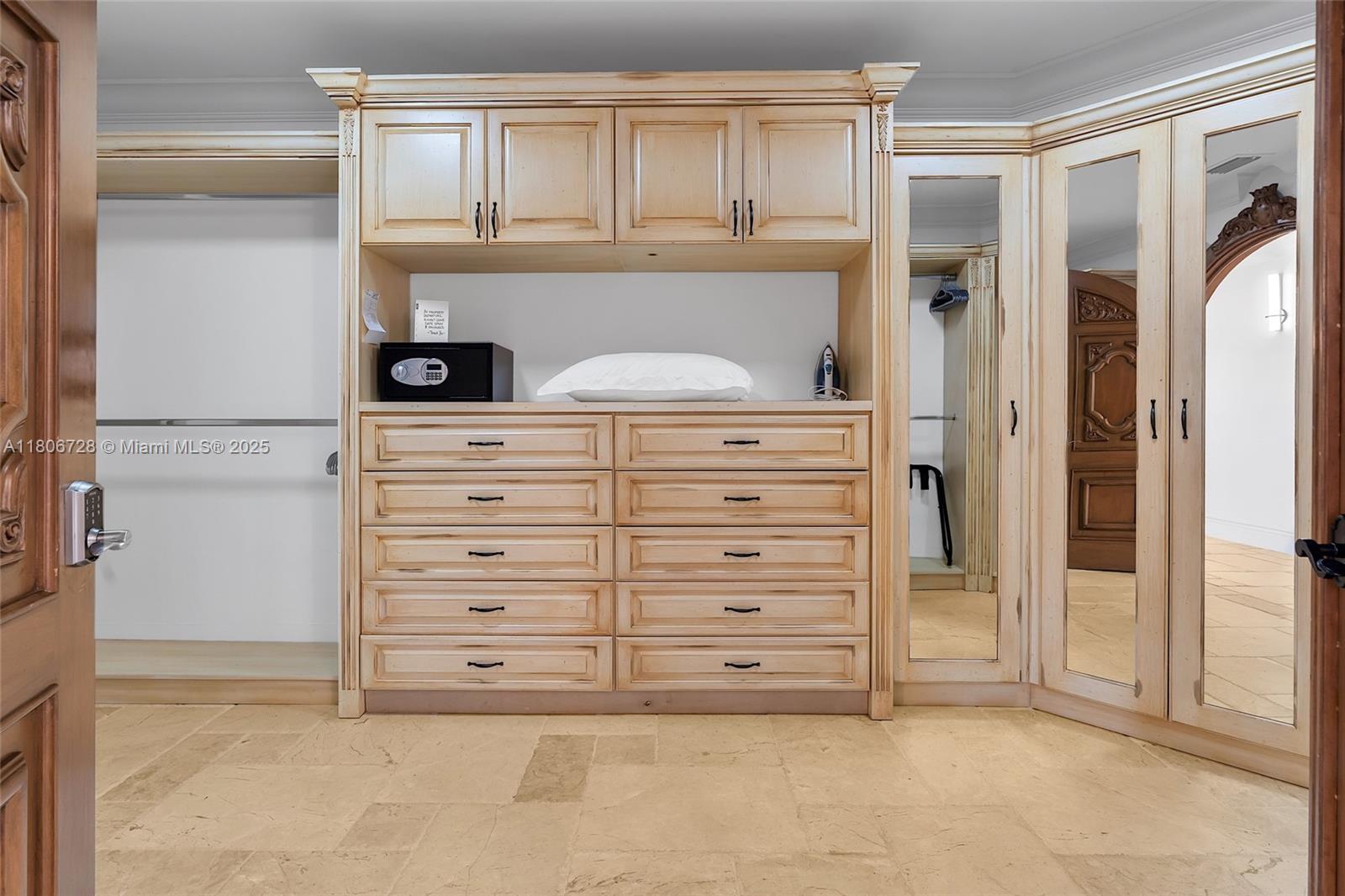 DELRAY BEACH SHORES - Residential