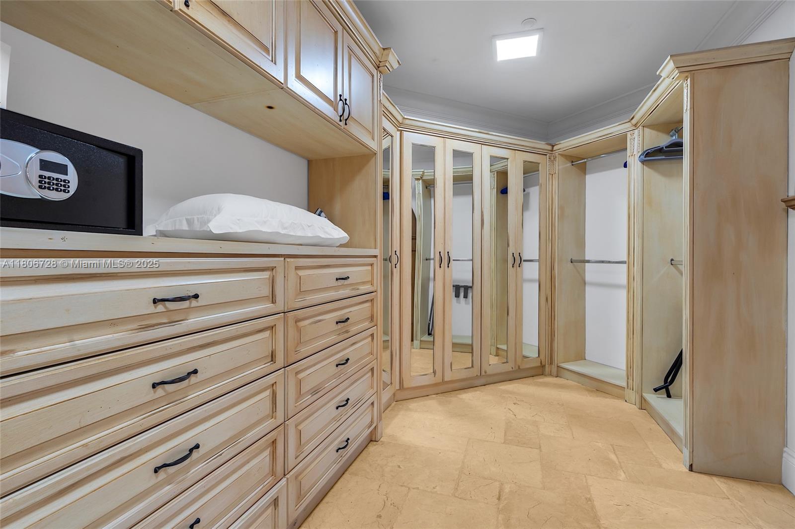 DELRAY BEACH SHORES - Residential