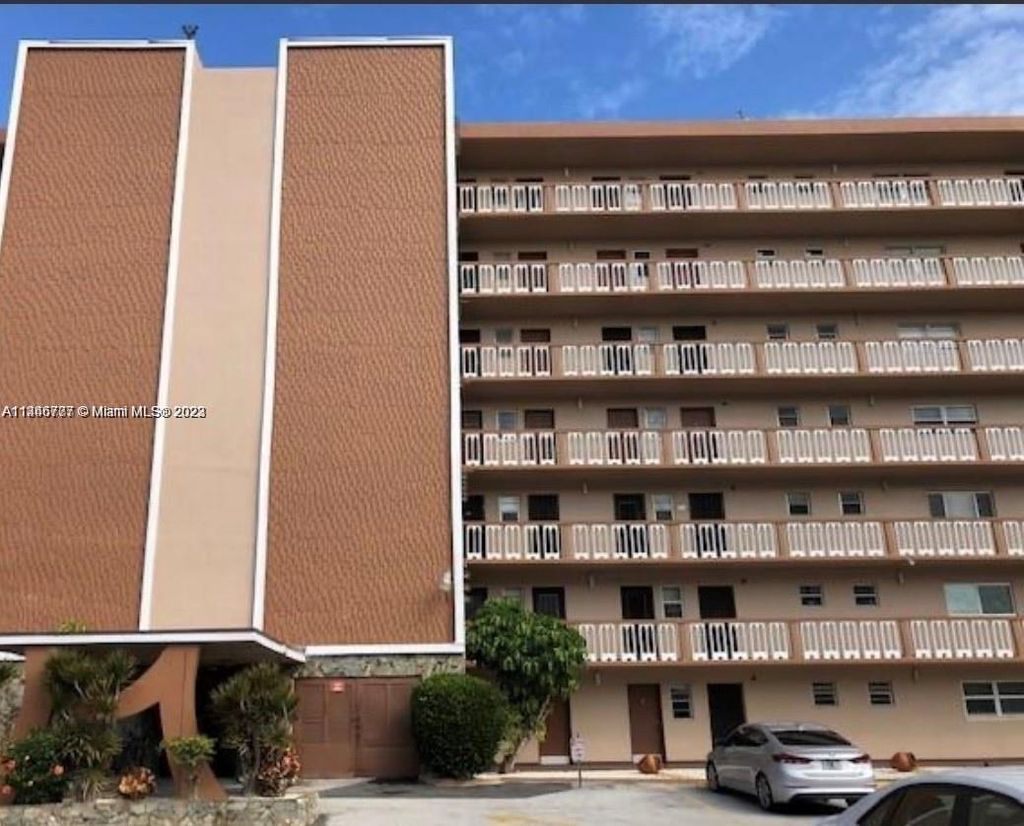 Photo of 301 NE 14th Ave #101, Hallandale Beach, FL 33009 (MLS # A11446777)