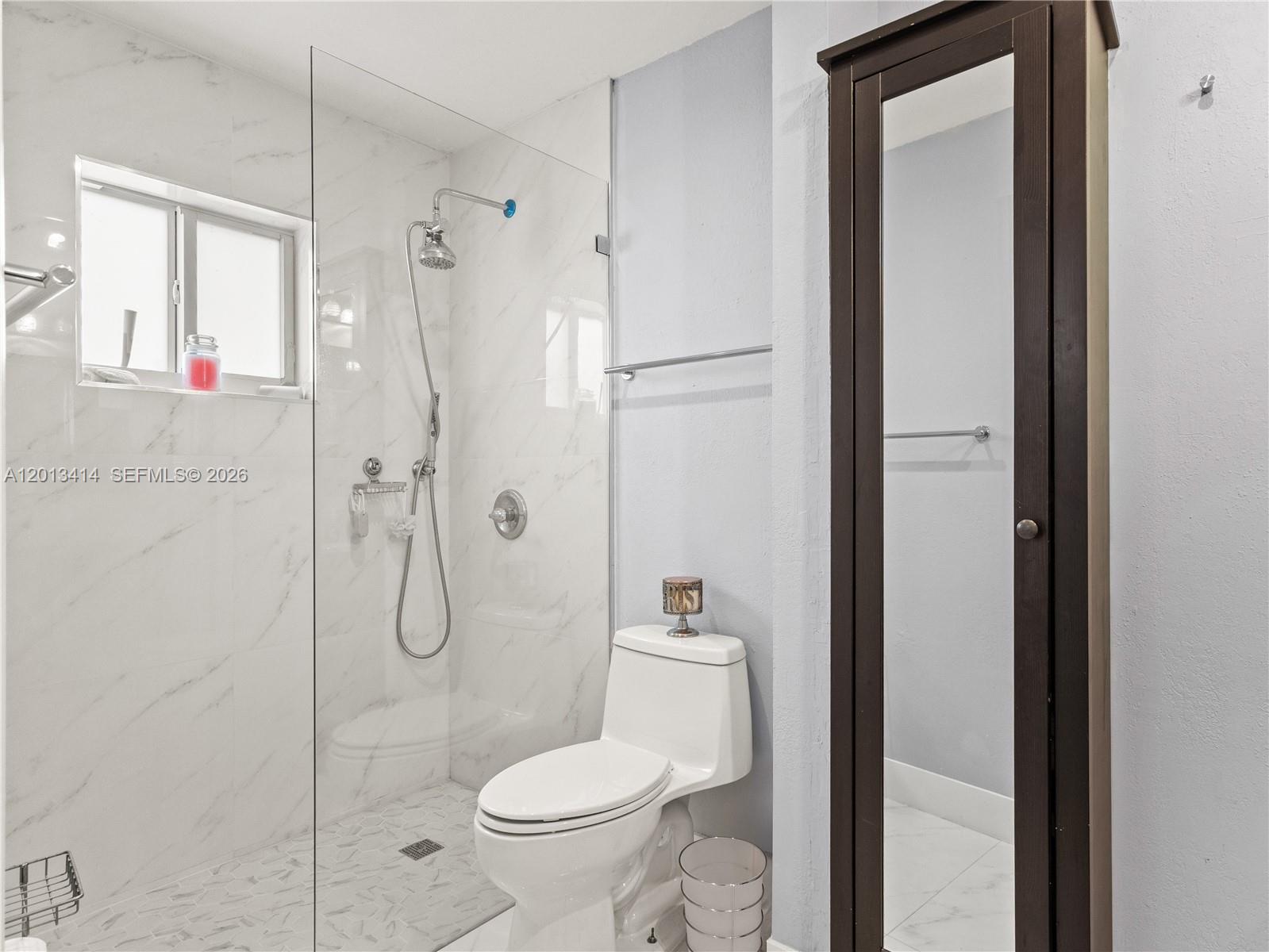 OAKVIEW CONDO NO 2 - Residential Lease