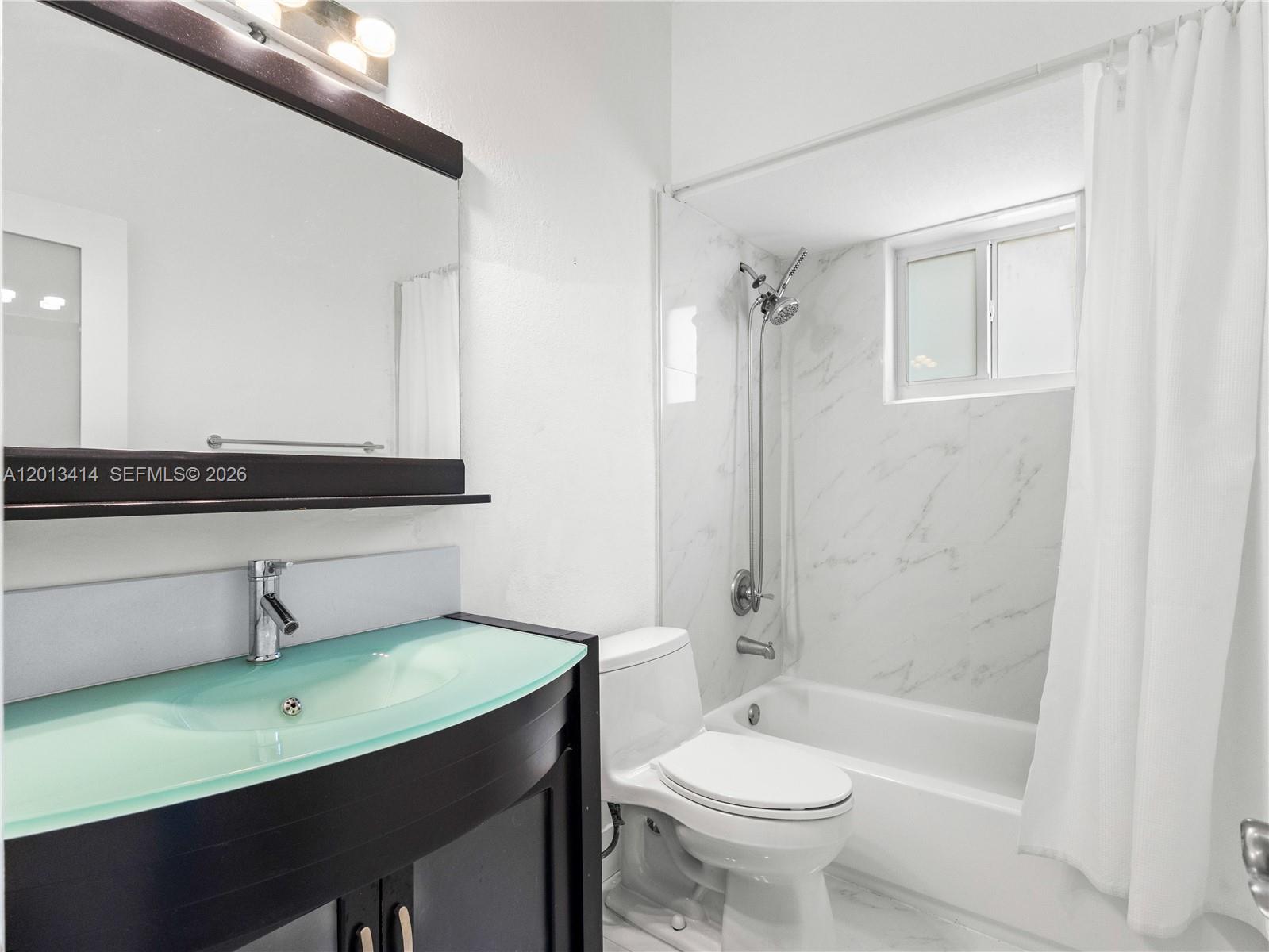 OAKVIEW CONDO NO 2 - Residential Lease
