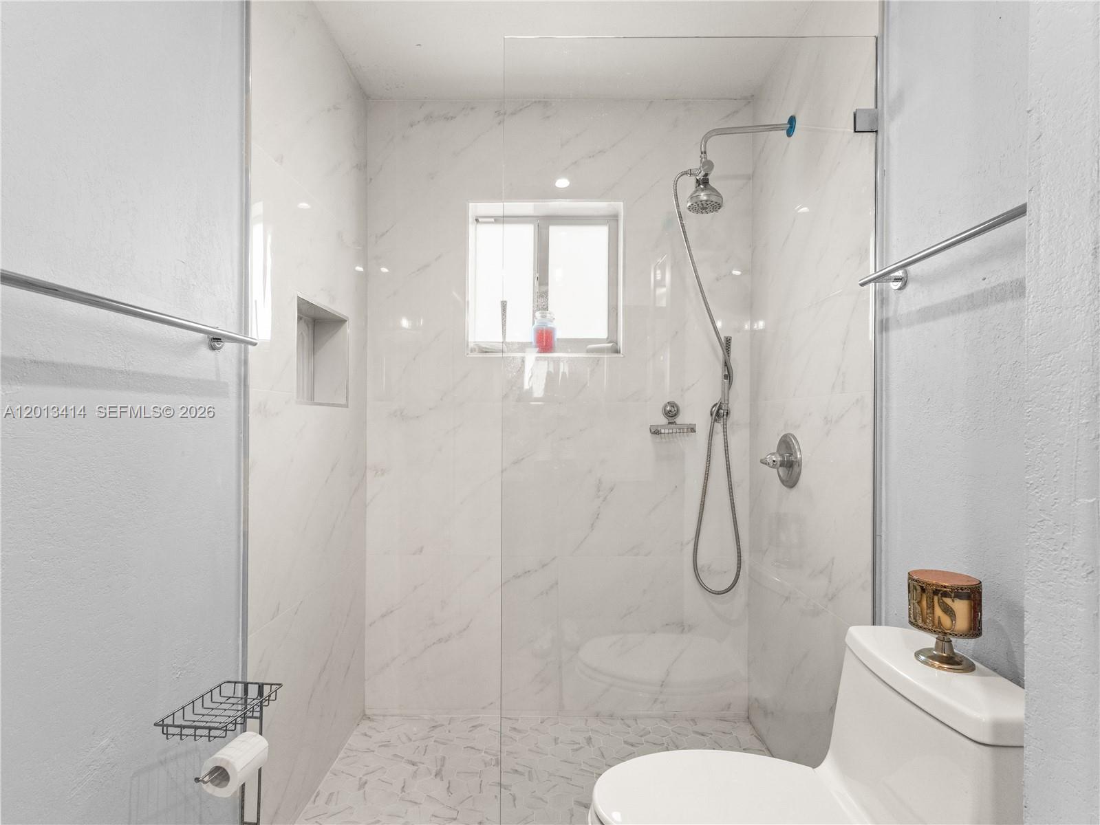 OAKVIEW CONDO NO 2 - Residential Lease