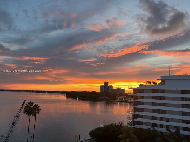 ISLAND POINTE CONDO - Residential