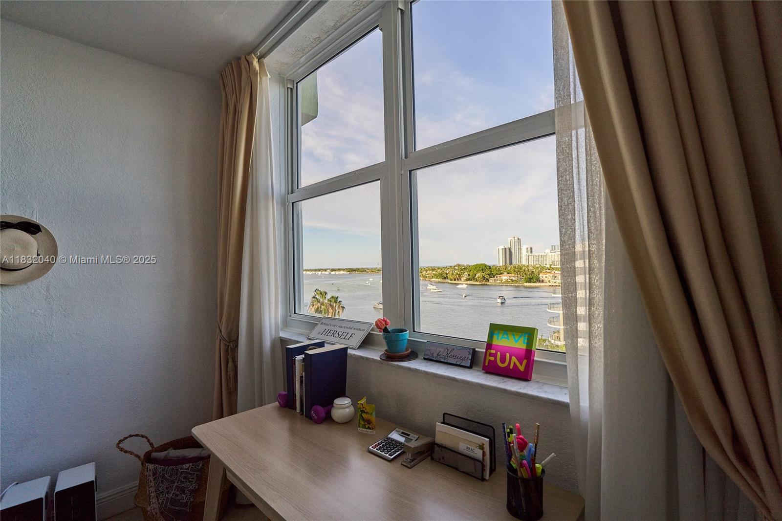 ISLAND POINTE CONDO - Residential