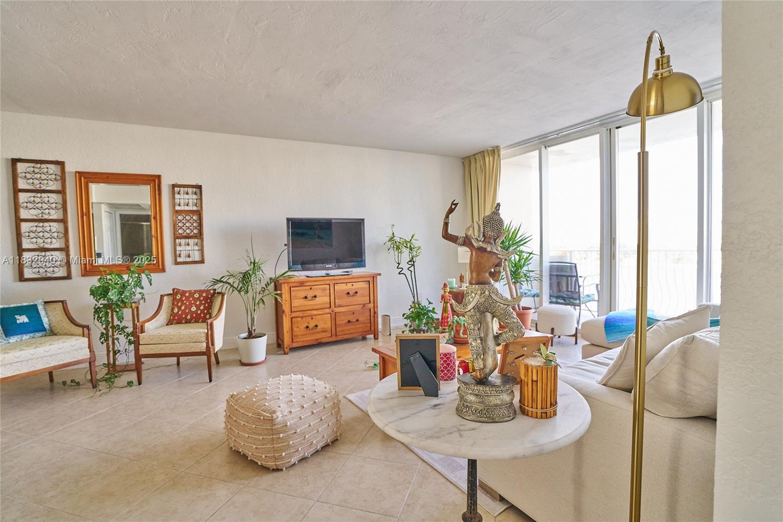 ISLAND POINTE CONDO - Residential