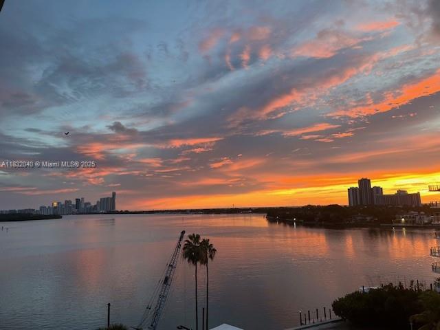 ISLAND POINTE CONDO - Residential