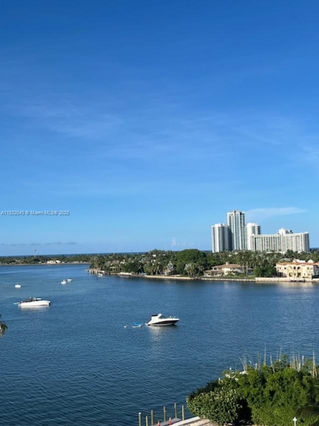 ISLAND POINTE CONDO - Residential