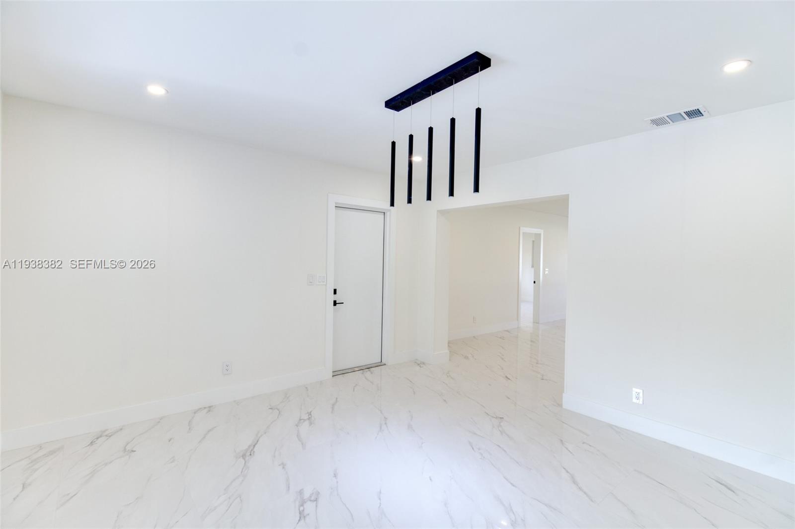 HOLLYWOOD HILLS - Residential Lease