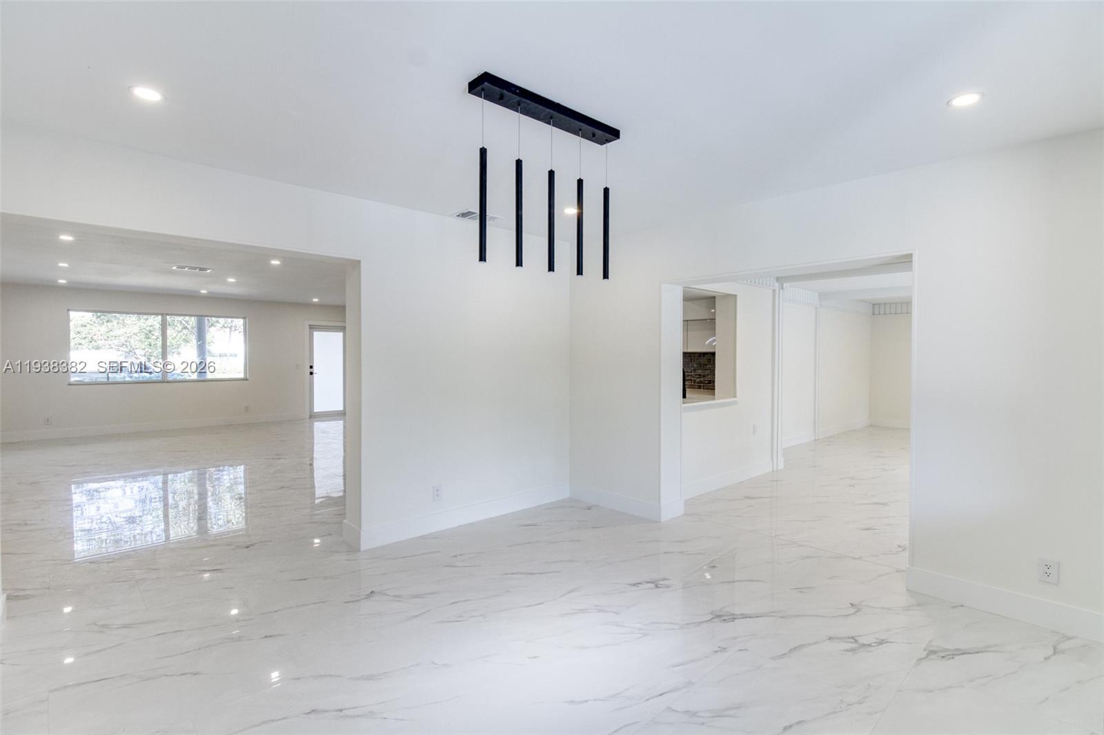 HOLLYWOOD HILLS - Residential Lease