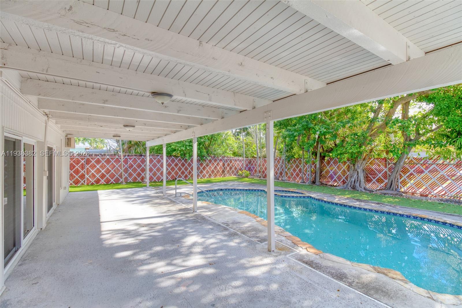 HOLLYWOOD HILLS - Residential Lease