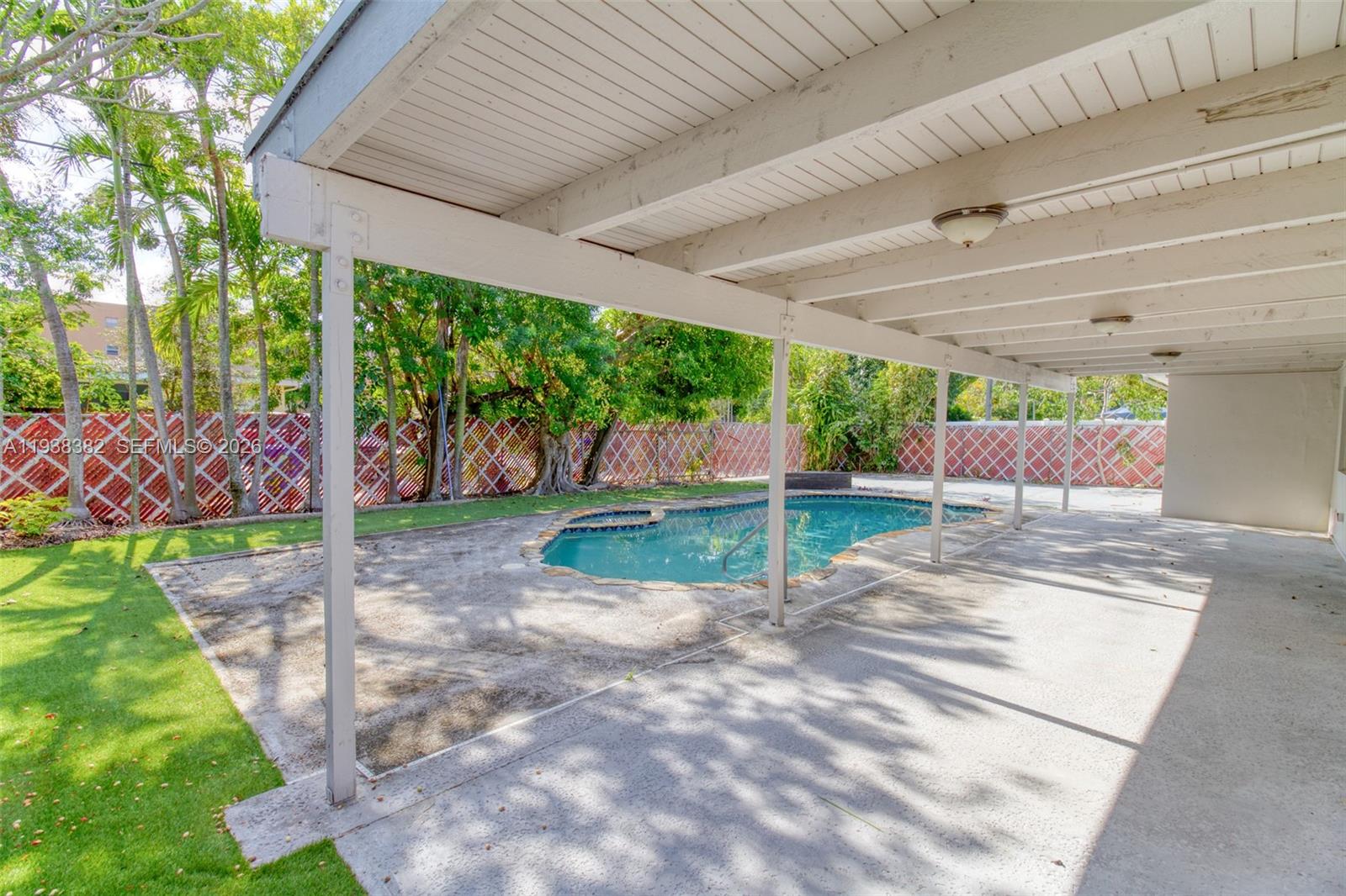 HOLLYWOOD HILLS - Residential Lease