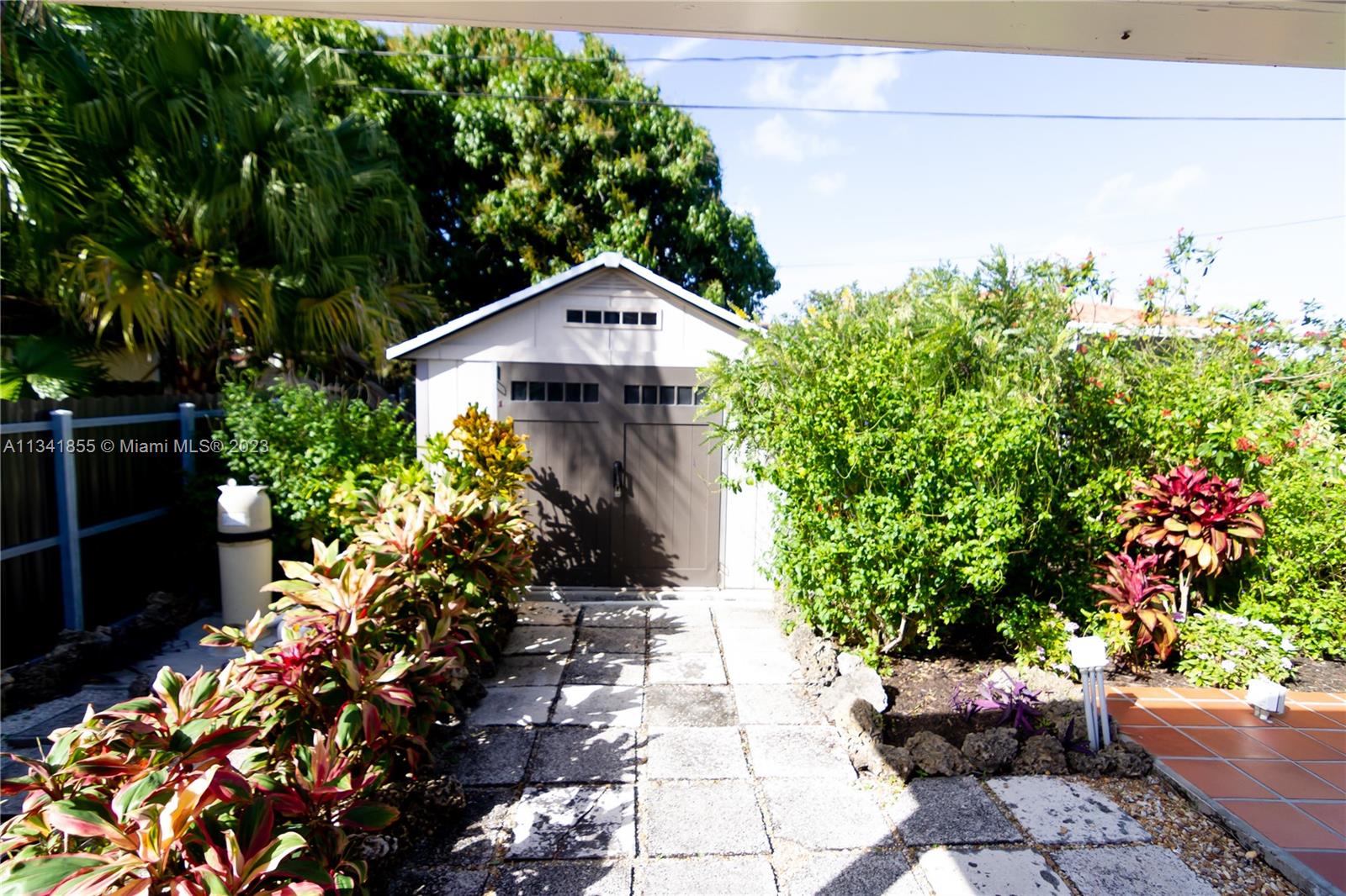 CORAL WAY HOMESITES - Residential