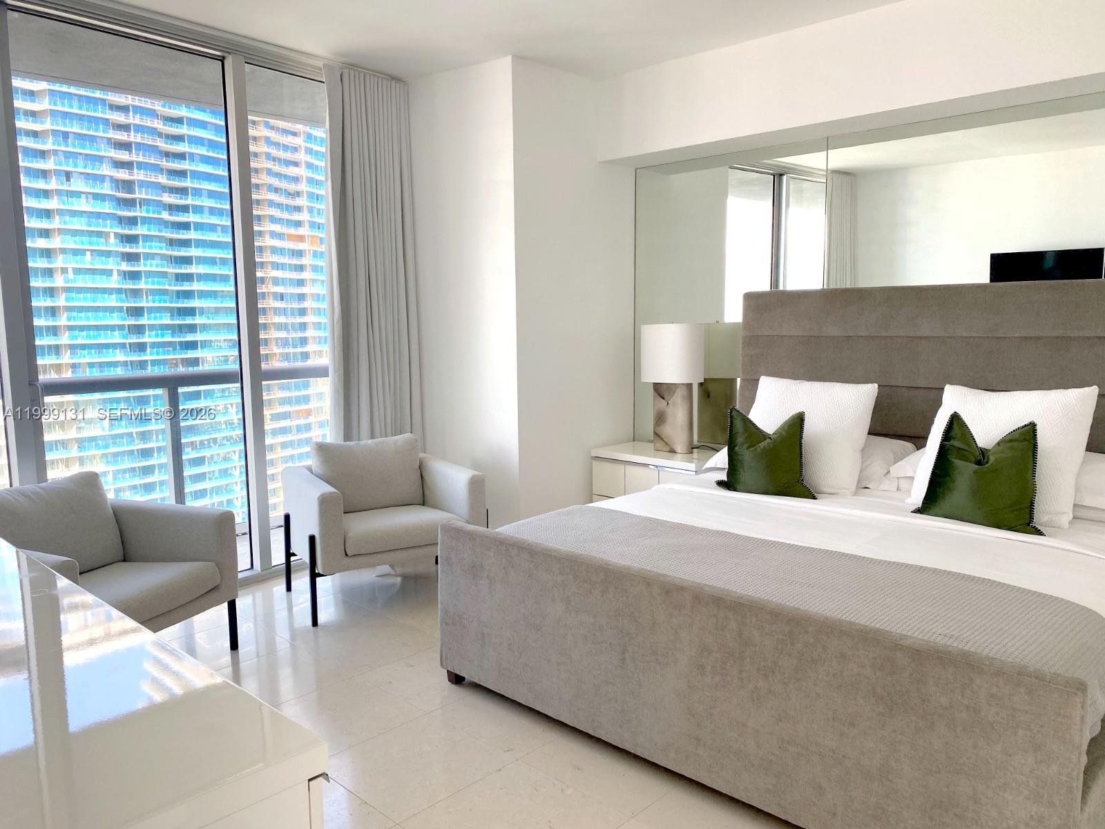 475 Brickell Ave 3915