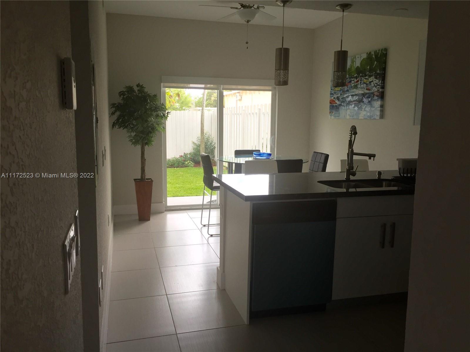 HALLANDALE PARK - Residential Income