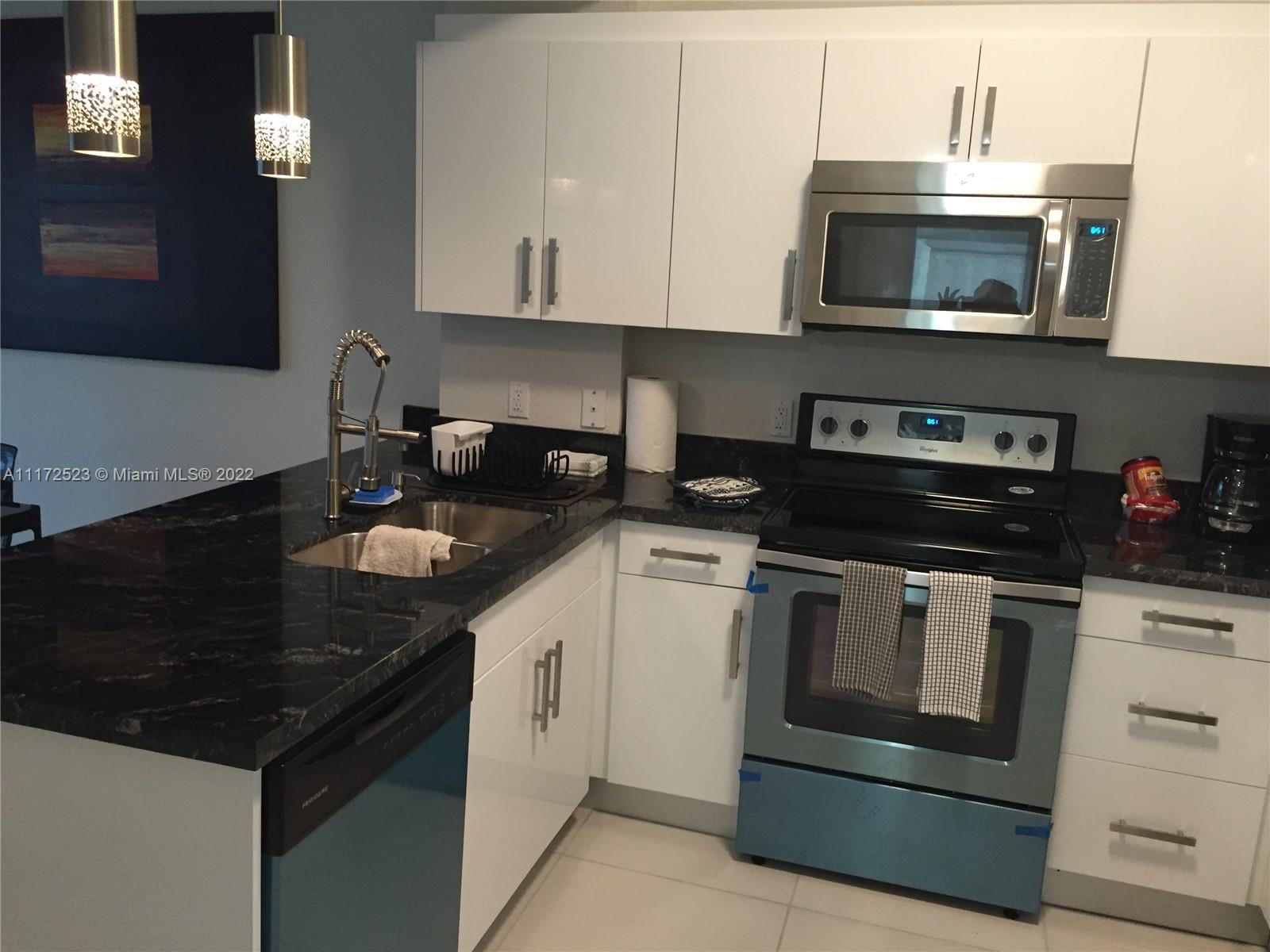 HALLANDALE PARK - Residential Income