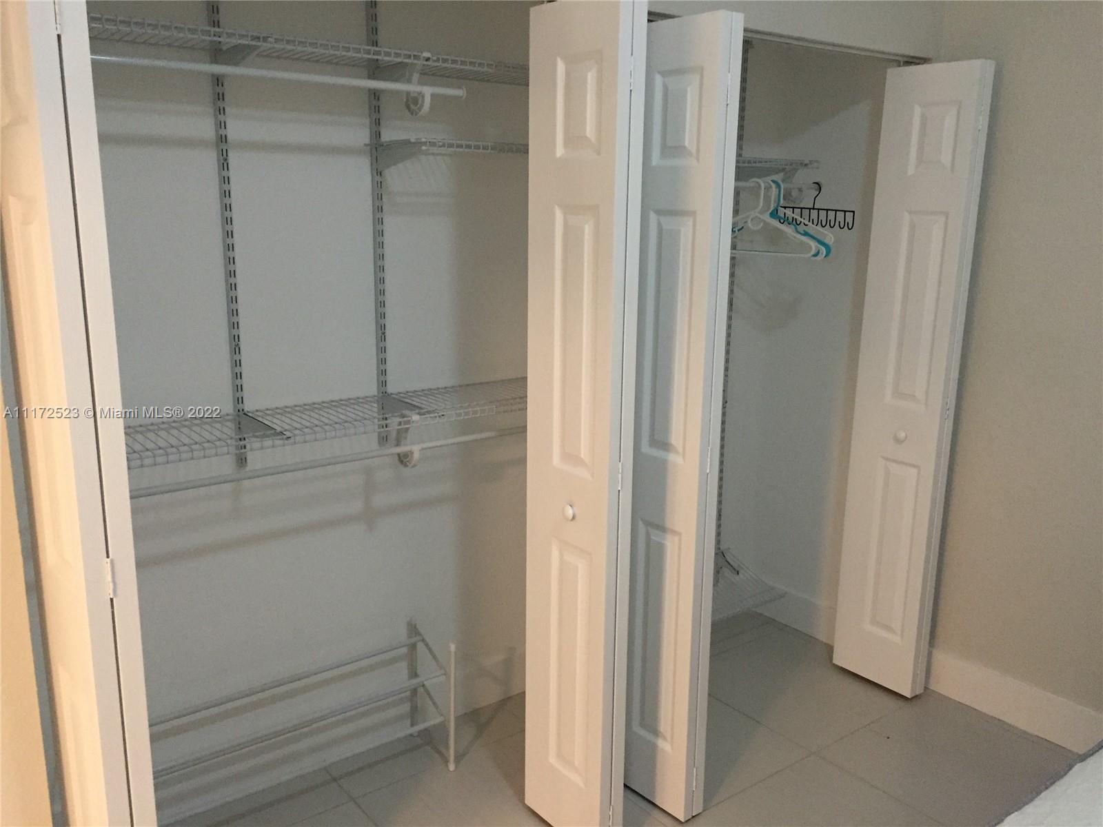 HALLANDALE PARK - Residential Income