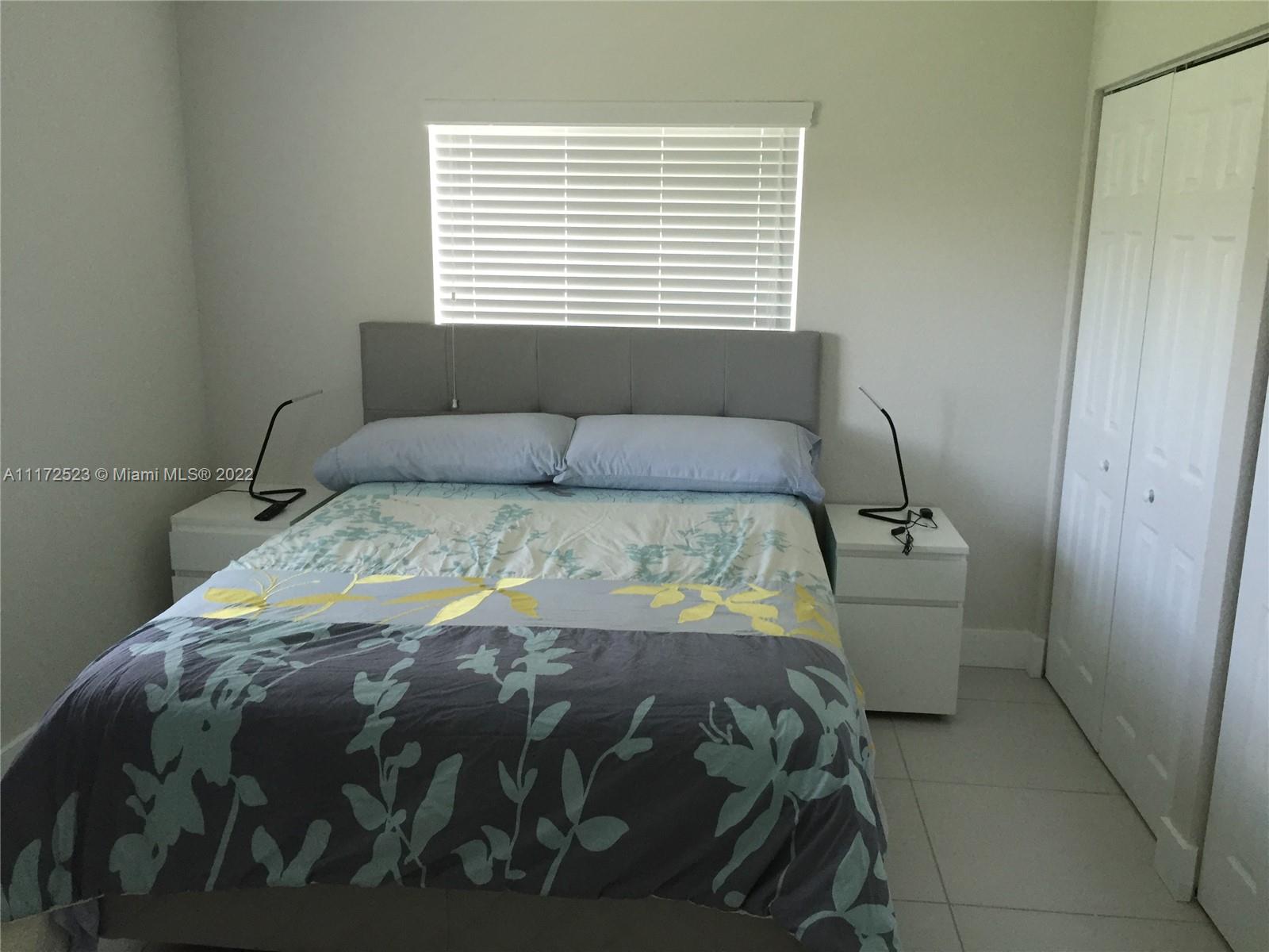 HALLANDALE PARK - Residential Income