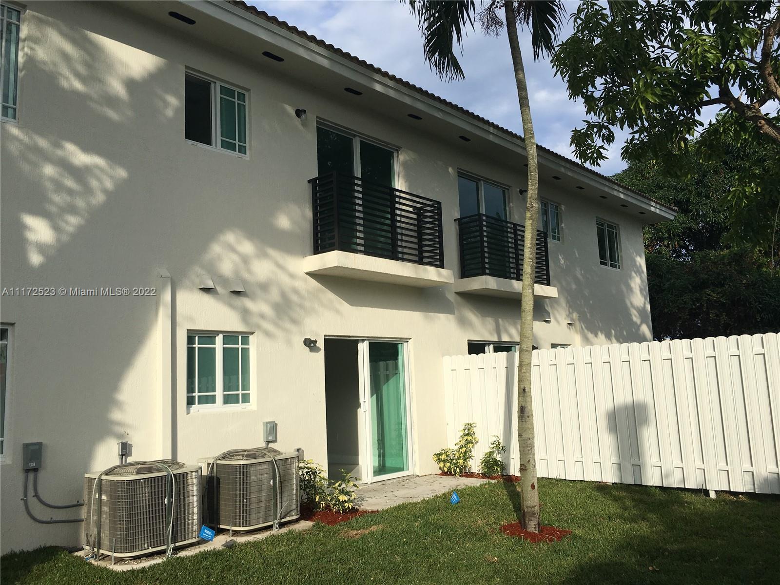 HALLANDALE PARK - Residential Income