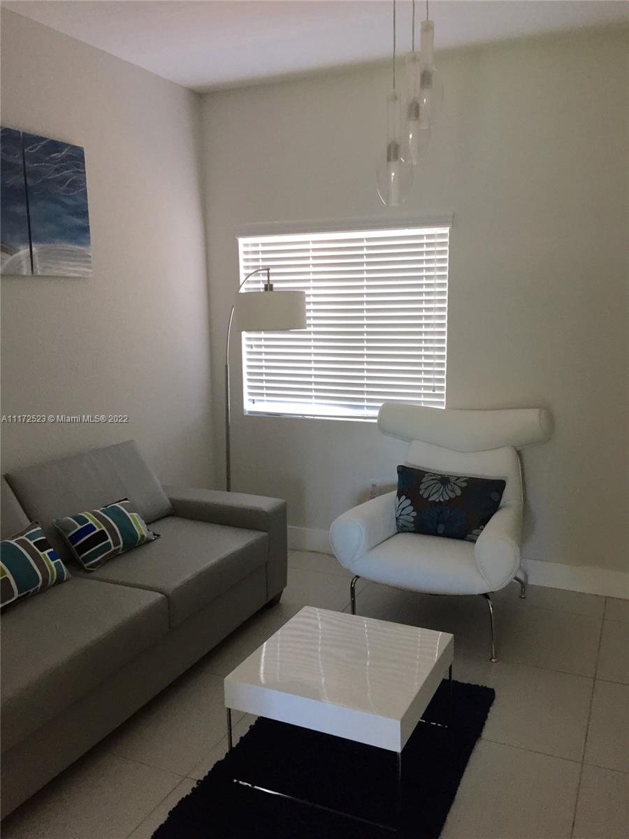 HALLANDALE PARK - Residential Income