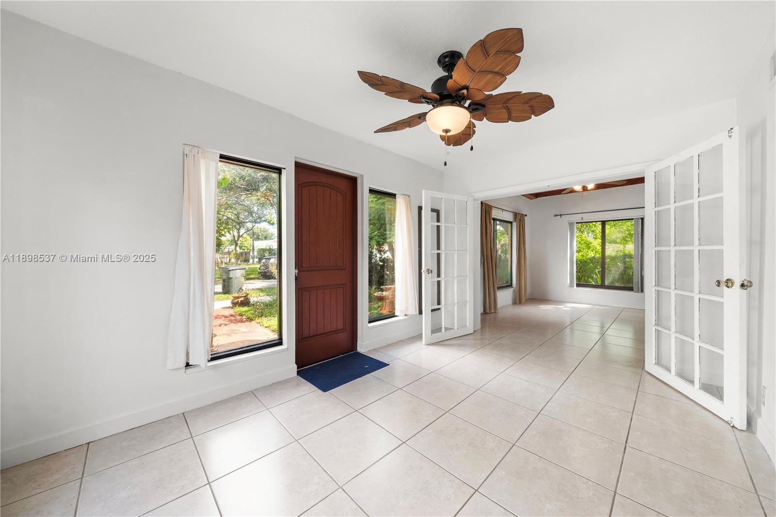 472 NE 130th St, North Miami, FL, 33161/$619,000 3 472 NE 130th St