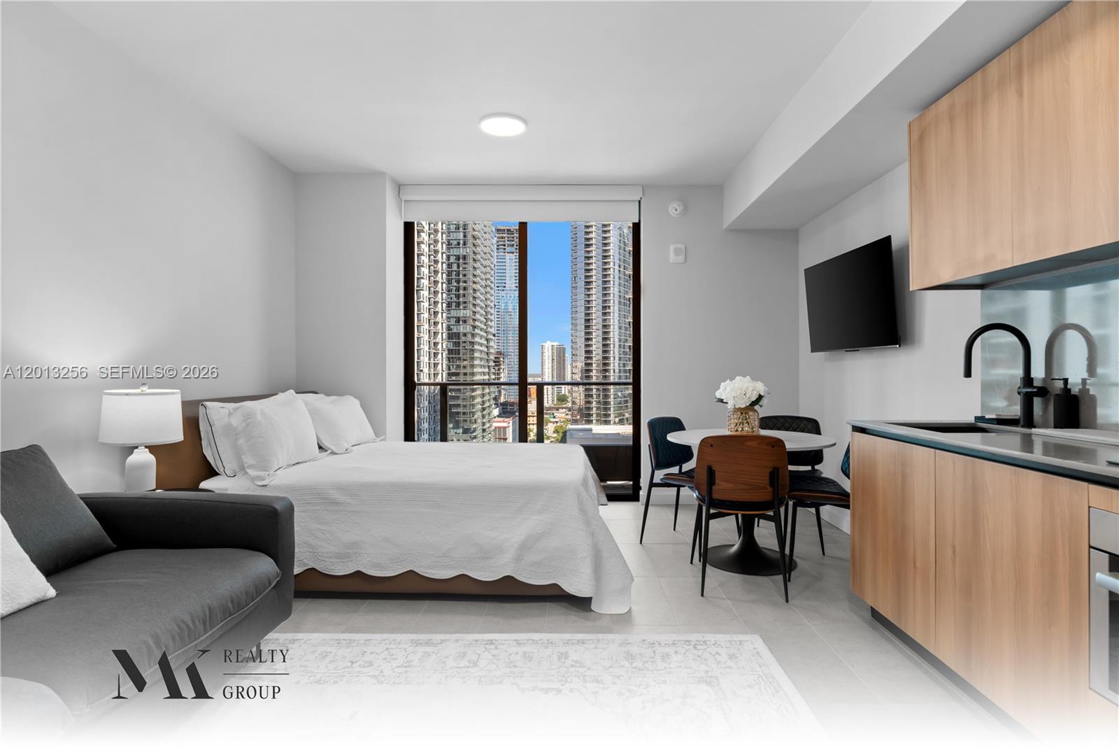 121 NE 5th street 3200