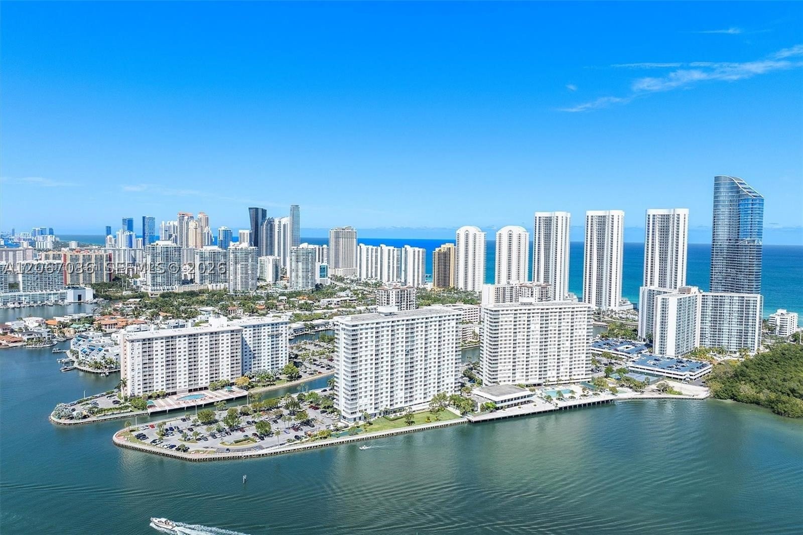 300 Bayview Dr 508