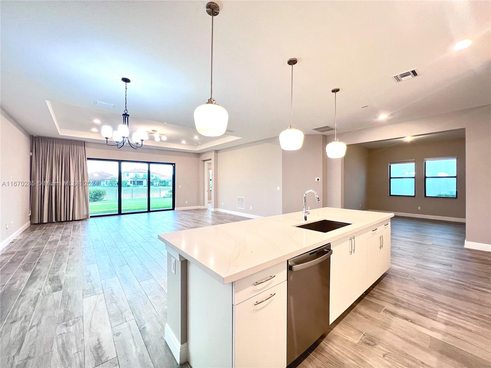 PARKLAND BAY - Residential Lease