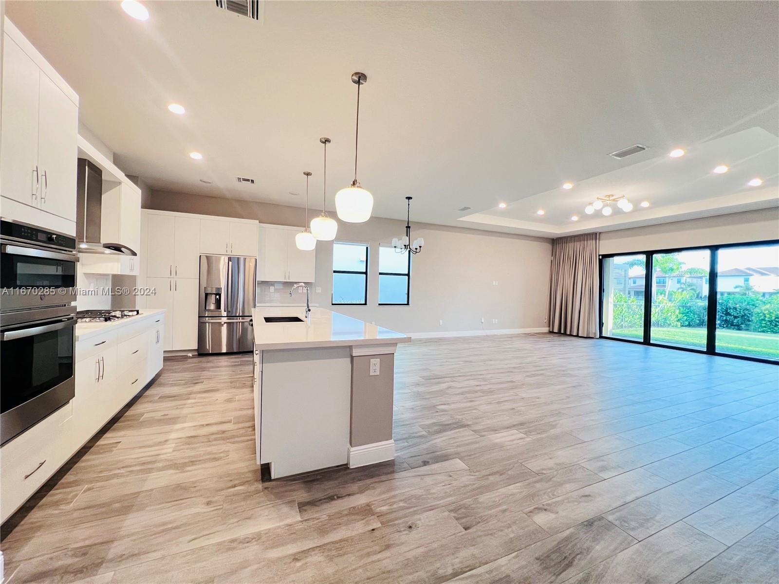 PARKLAND BAY - Residential Lease