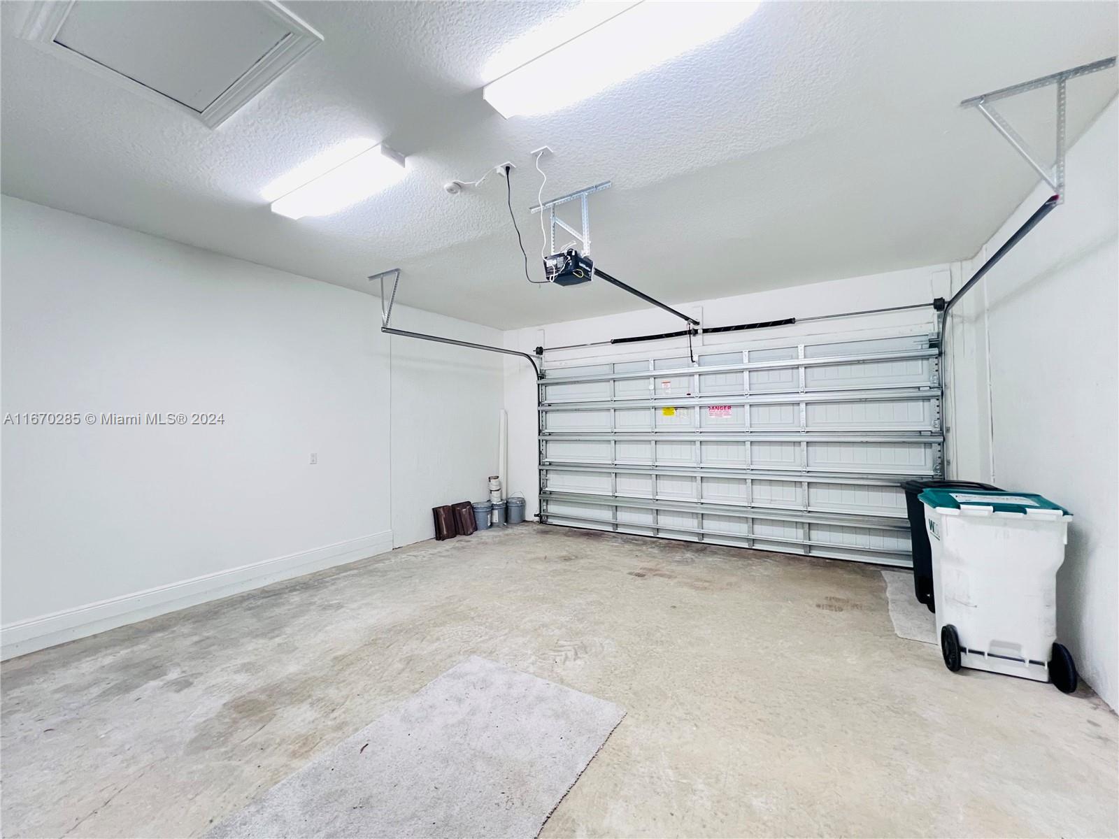 PARKLAND BAY - Residential Lease