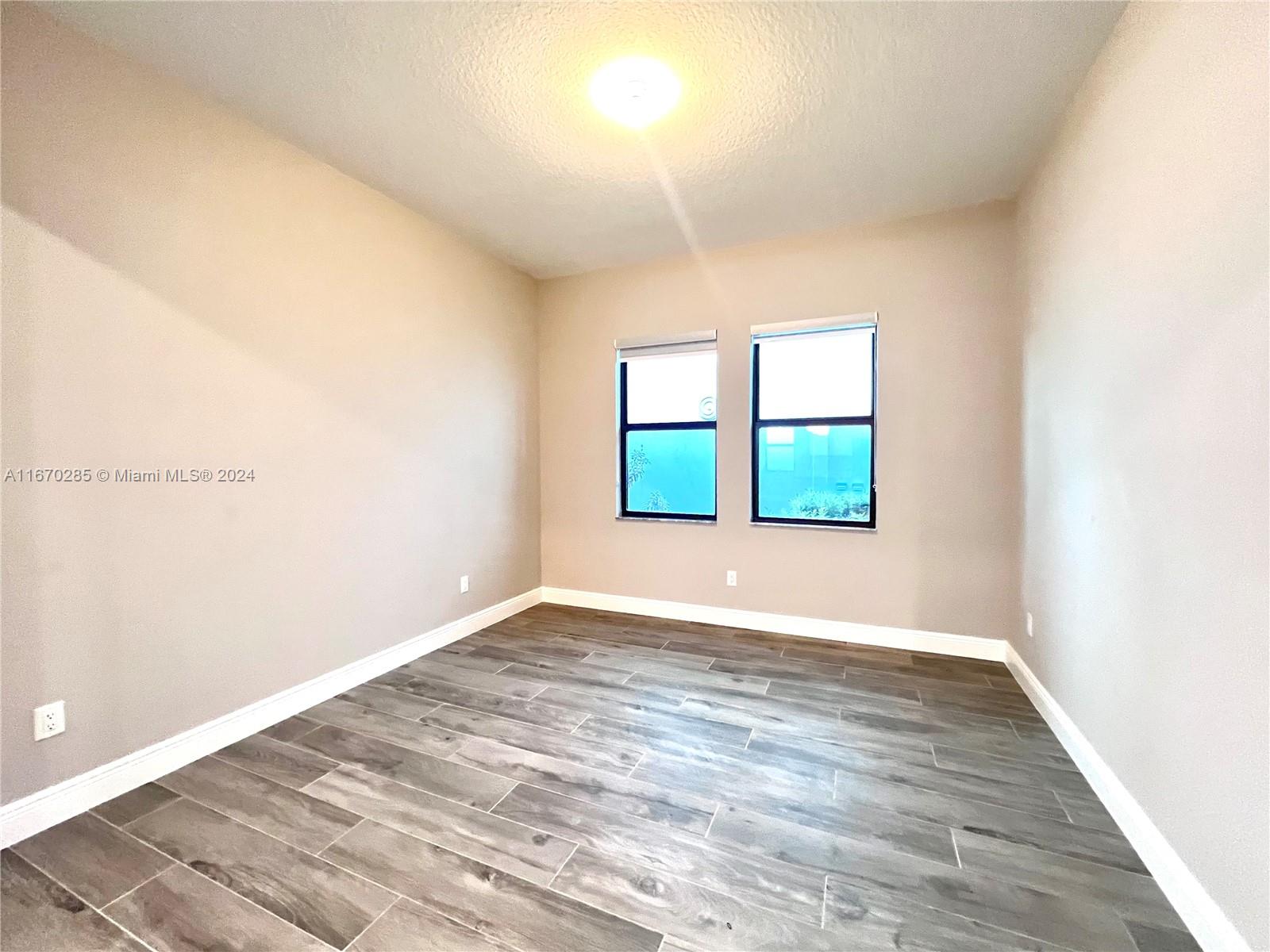PARKLAND BAY - Residential Lease