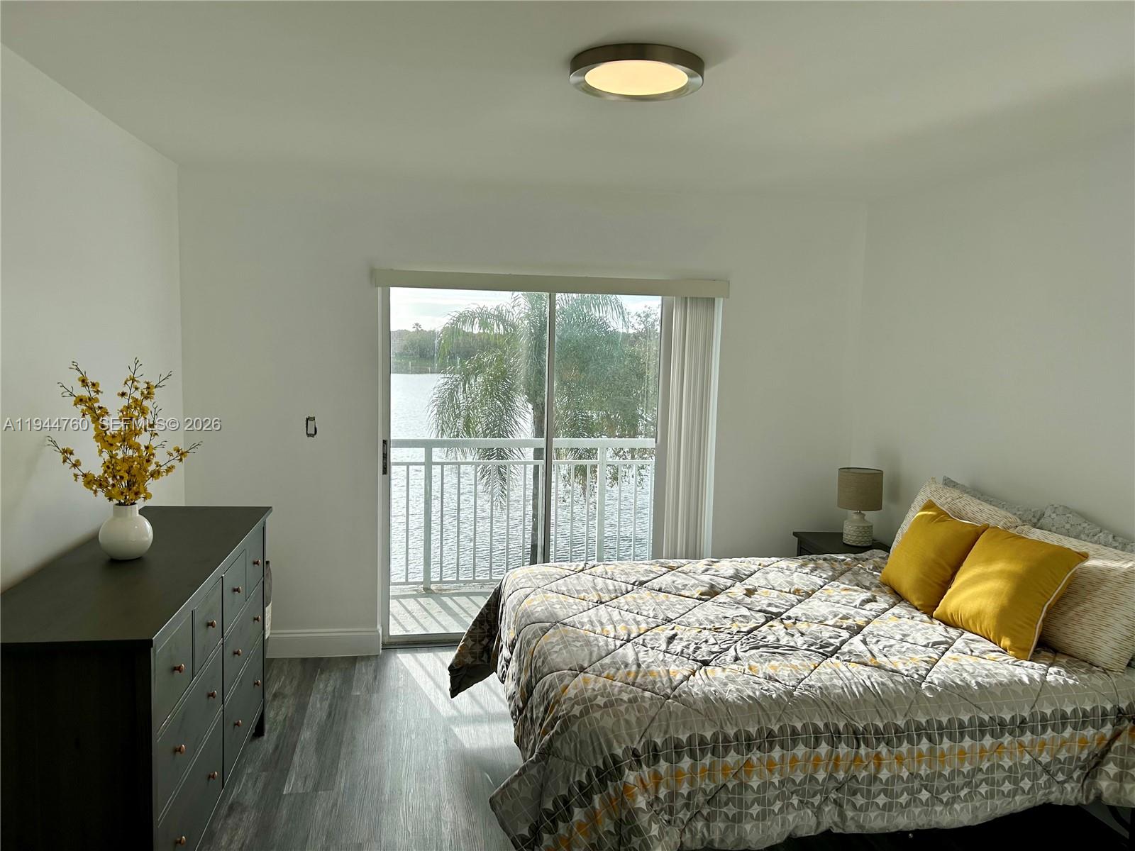 LE CLUB AT OLD CUTLER CON - Residential