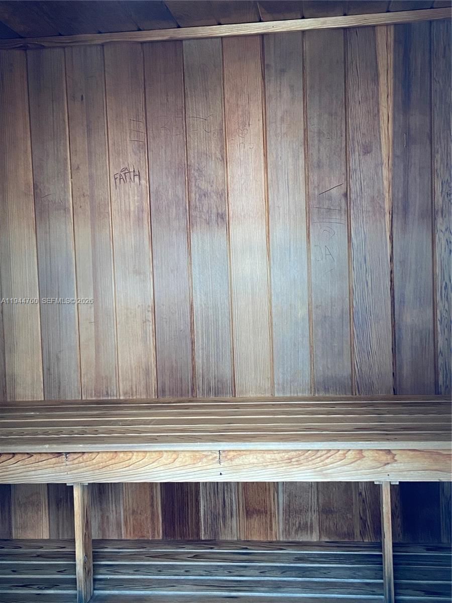 LE CLUB AT OLD CUTLER CON - Residential