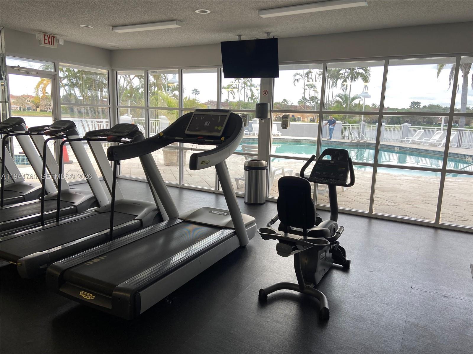 LE CLUB AT OLD CUTLER CON - Residential