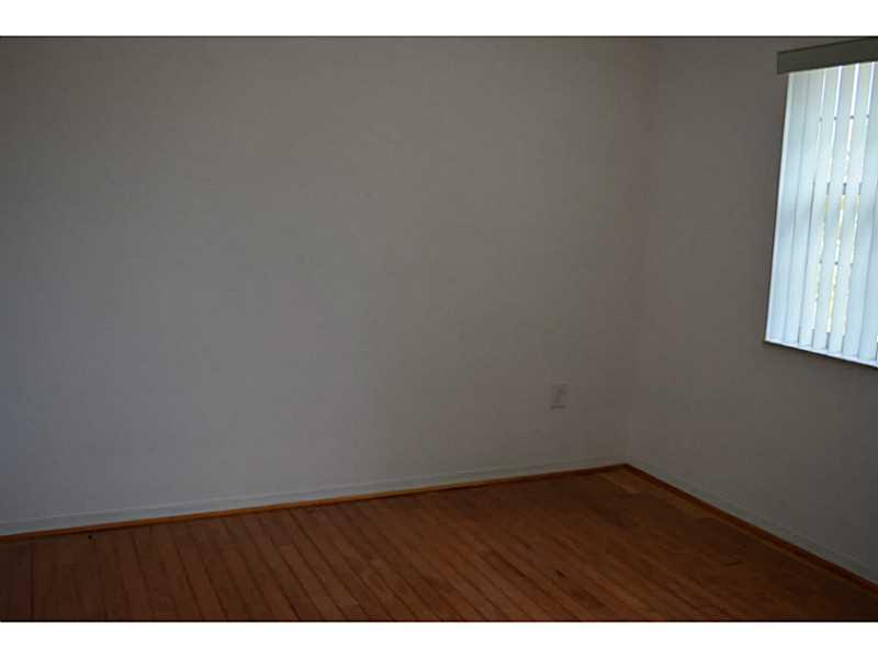 WEST ESPLANADE - Residential