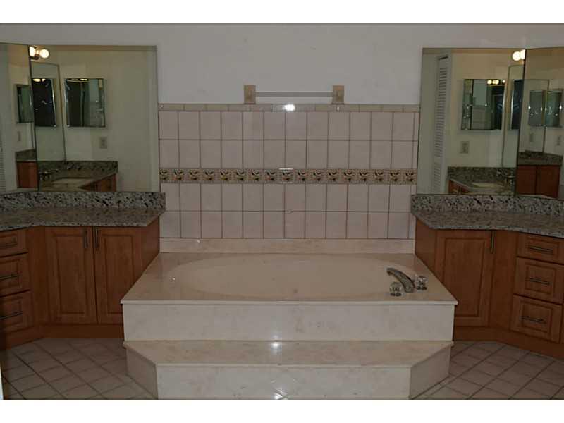 WEST ESPLANADE - Residential