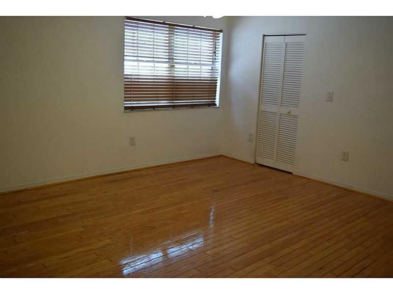 WEST ESPLANADE - Residential