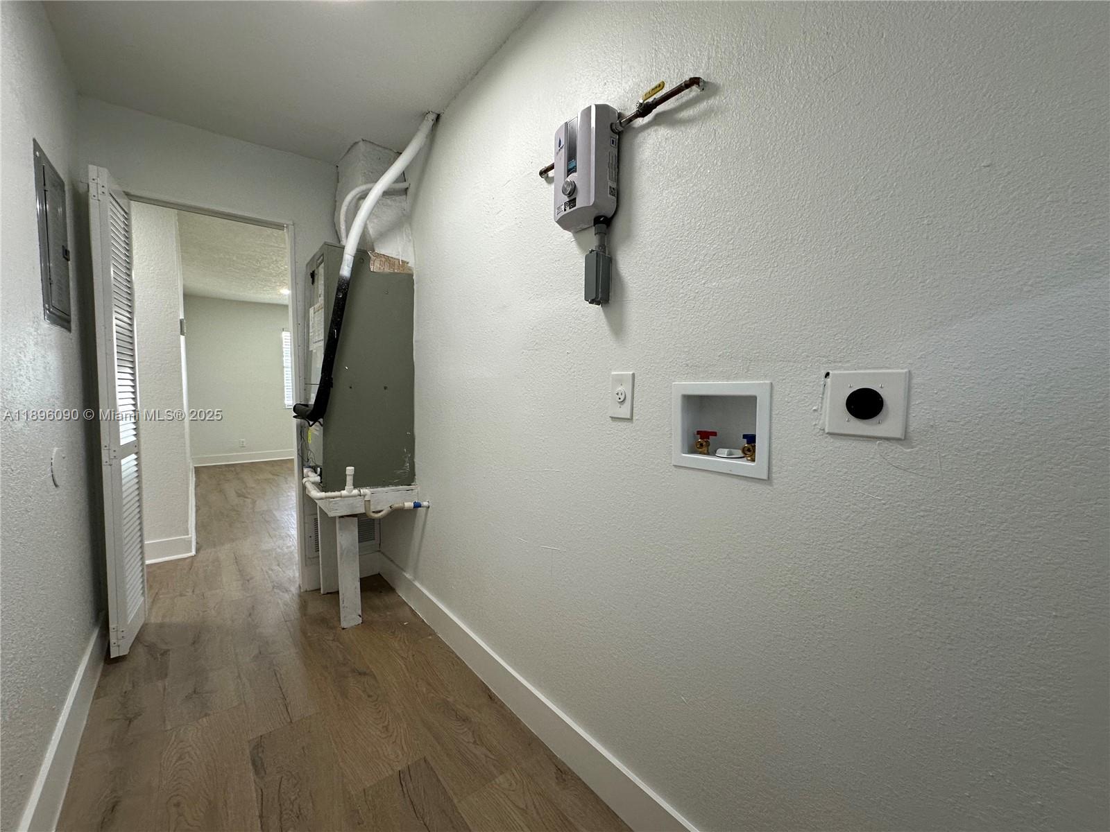 TOWN OF HALLANDALE B-13 - Residential Lease