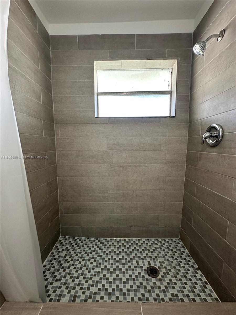 TOWN OF HALLANDALE B-13 - Residential Lease