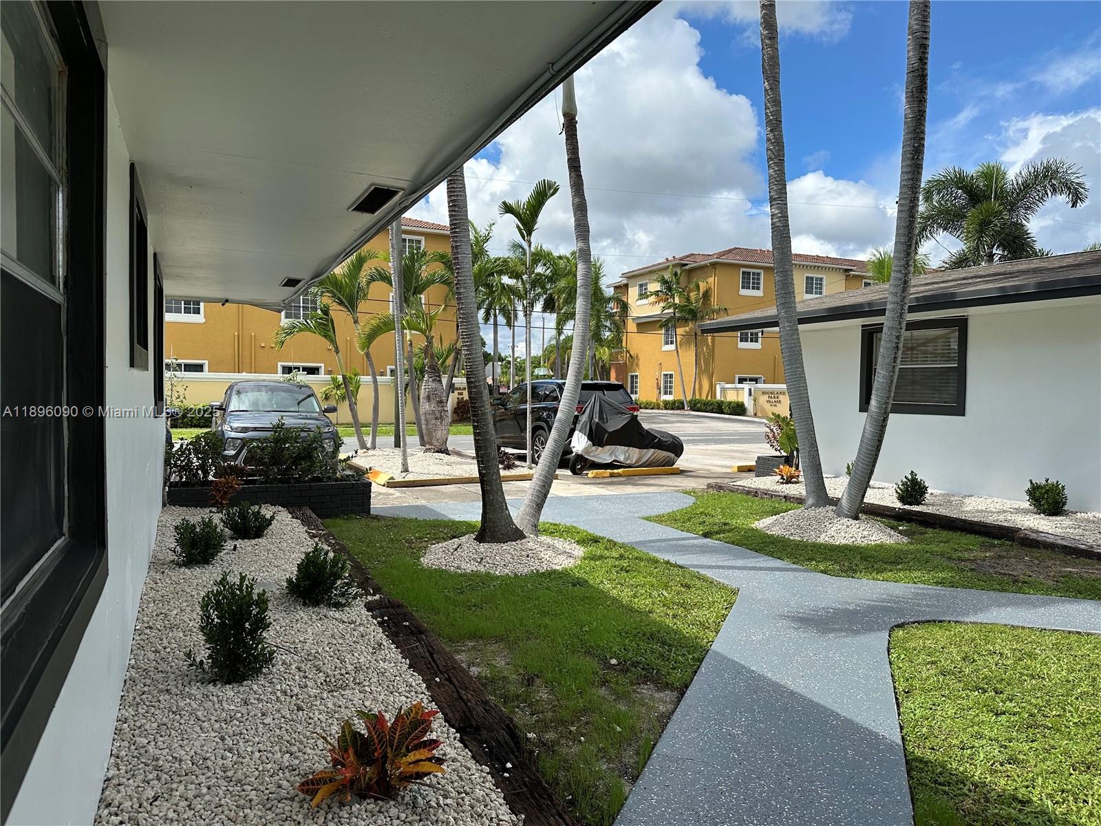 TOWN OF HALLANDALE B-13 - Residential Lease
