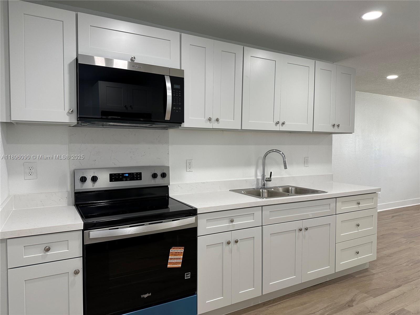 TOWN OF HALLANDALE B-13 - Residential Lease