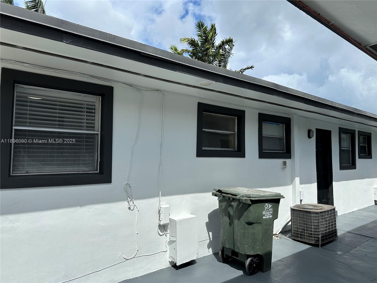 TOWN OF HALLANDALE B-13 - Residential Lease
