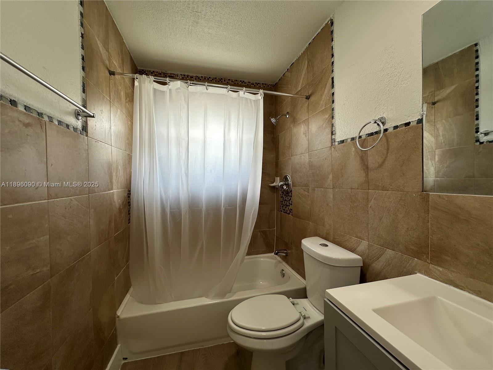 TOWN OF HALLANDALE B-13 - Residential Lease