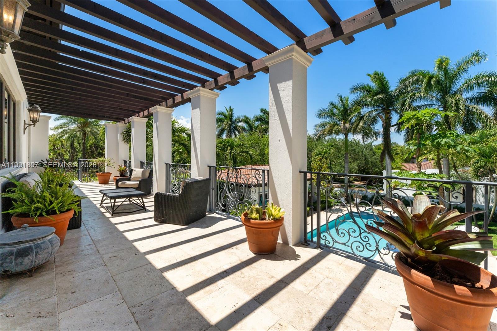 TOWN & RANCH ESTS - Residential