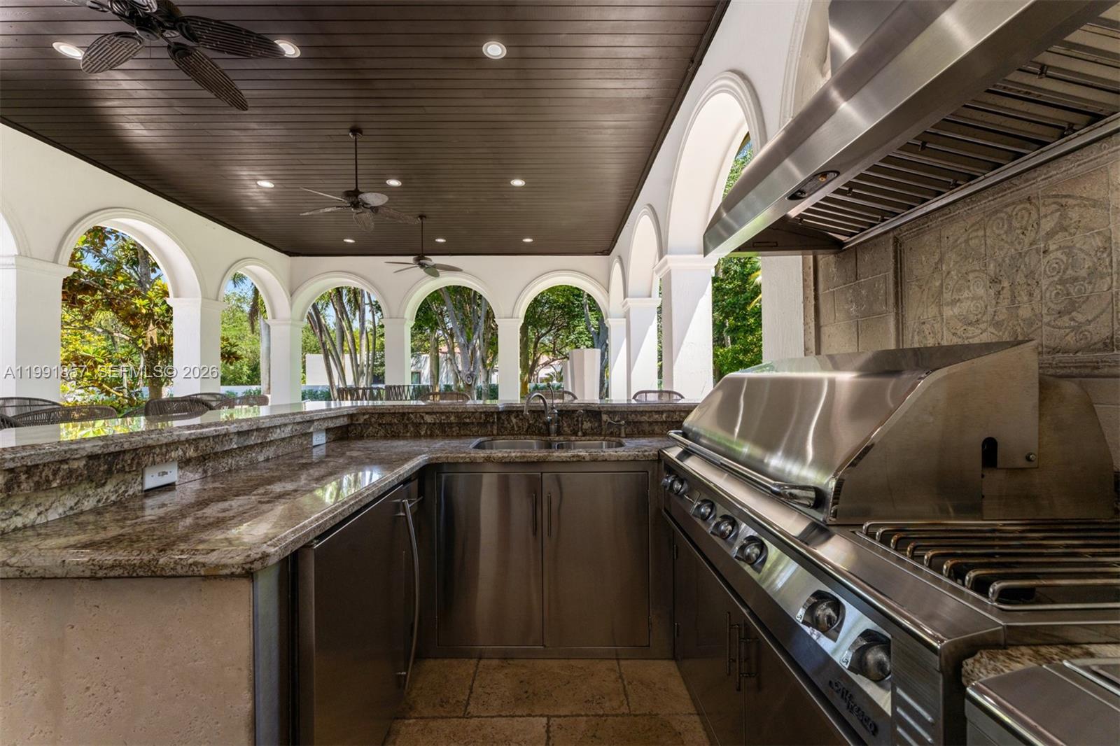 TOWN & RANCH ESTS - Residential