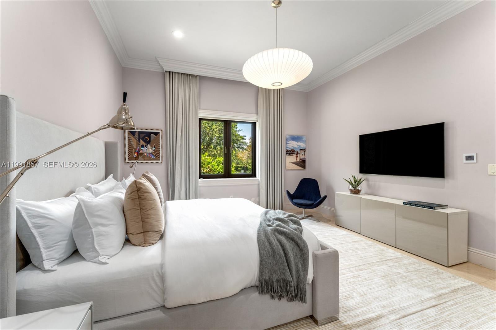 TOWN & RANCH ESTS - Residential