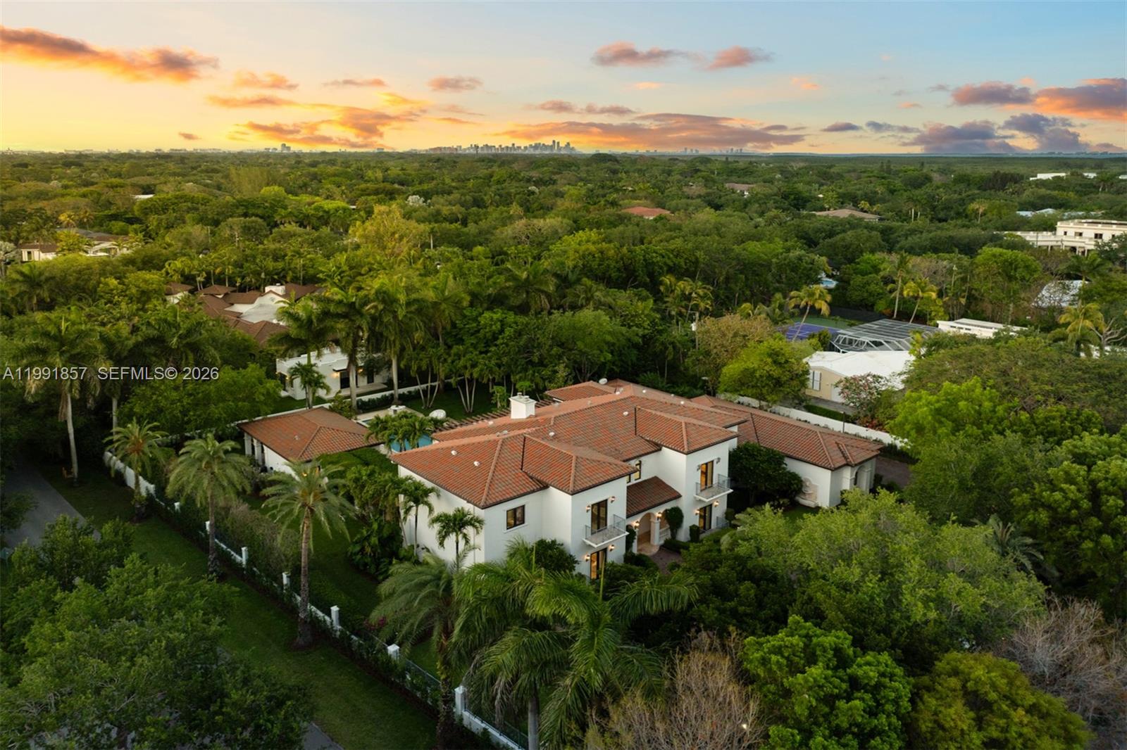 TOWN & RANCH ESTS - Residential
