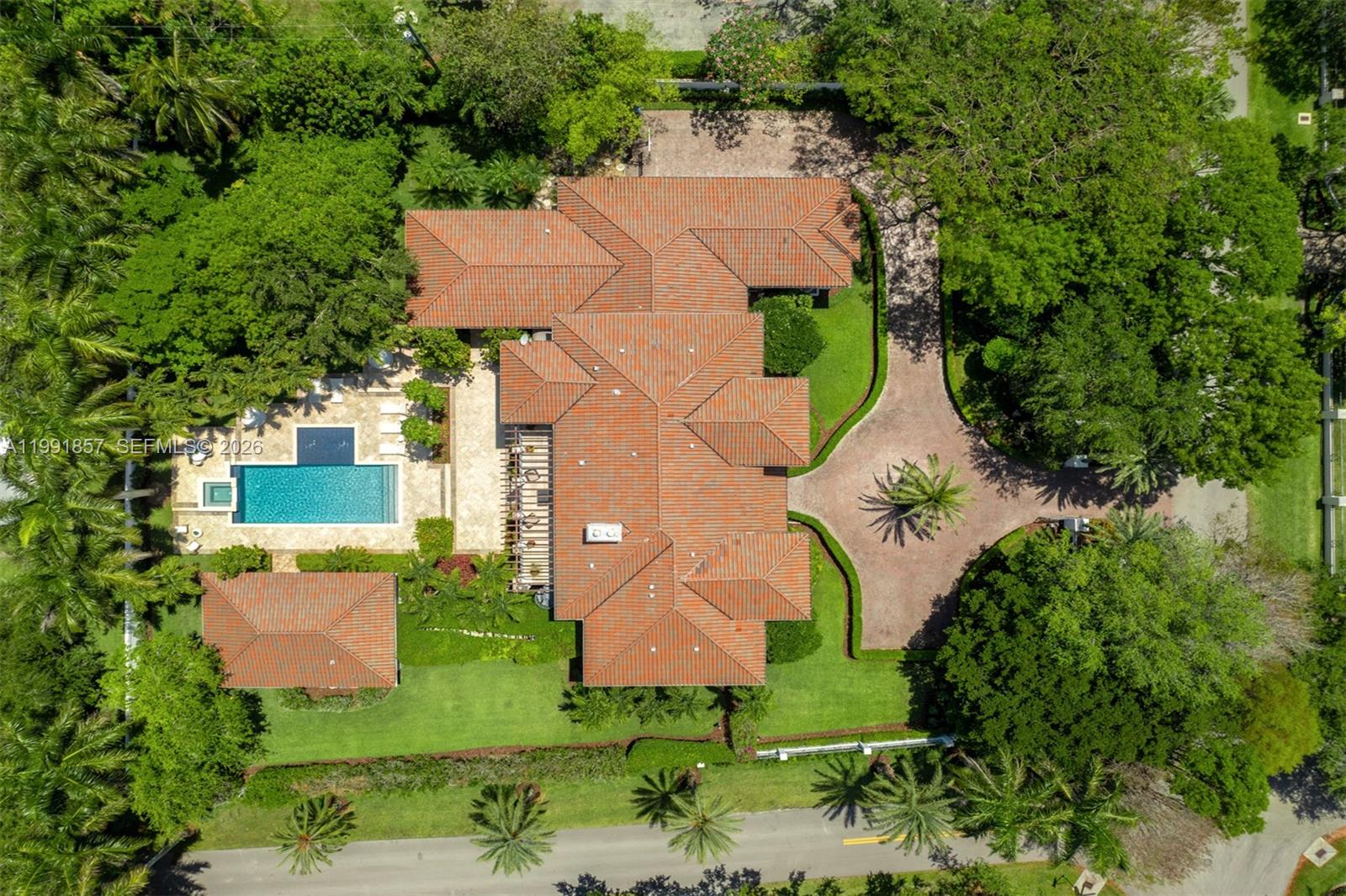 TOWN & RANCH ESTS - Residential