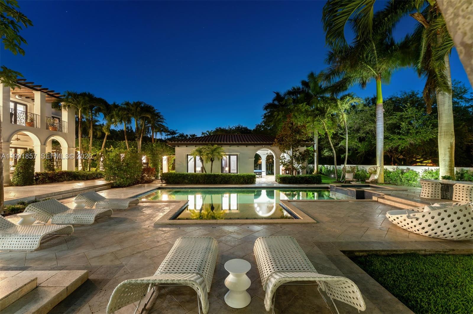 TOWN & RANCH ESTS - Residential