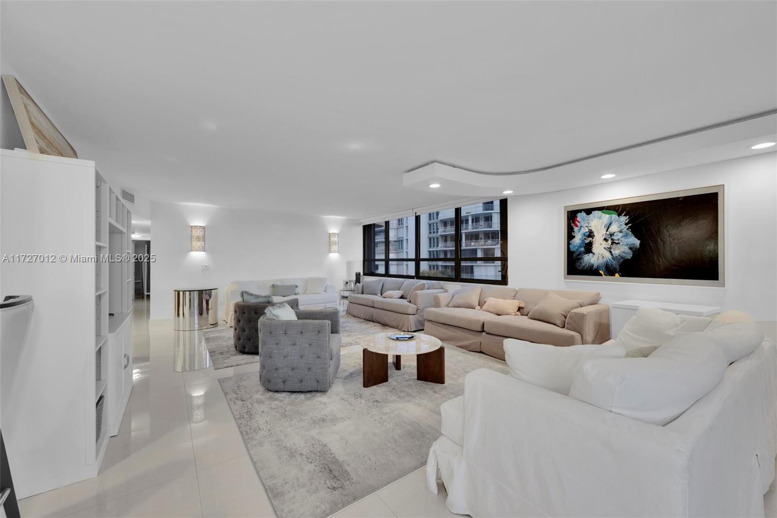 10175 Collins Ave 308
