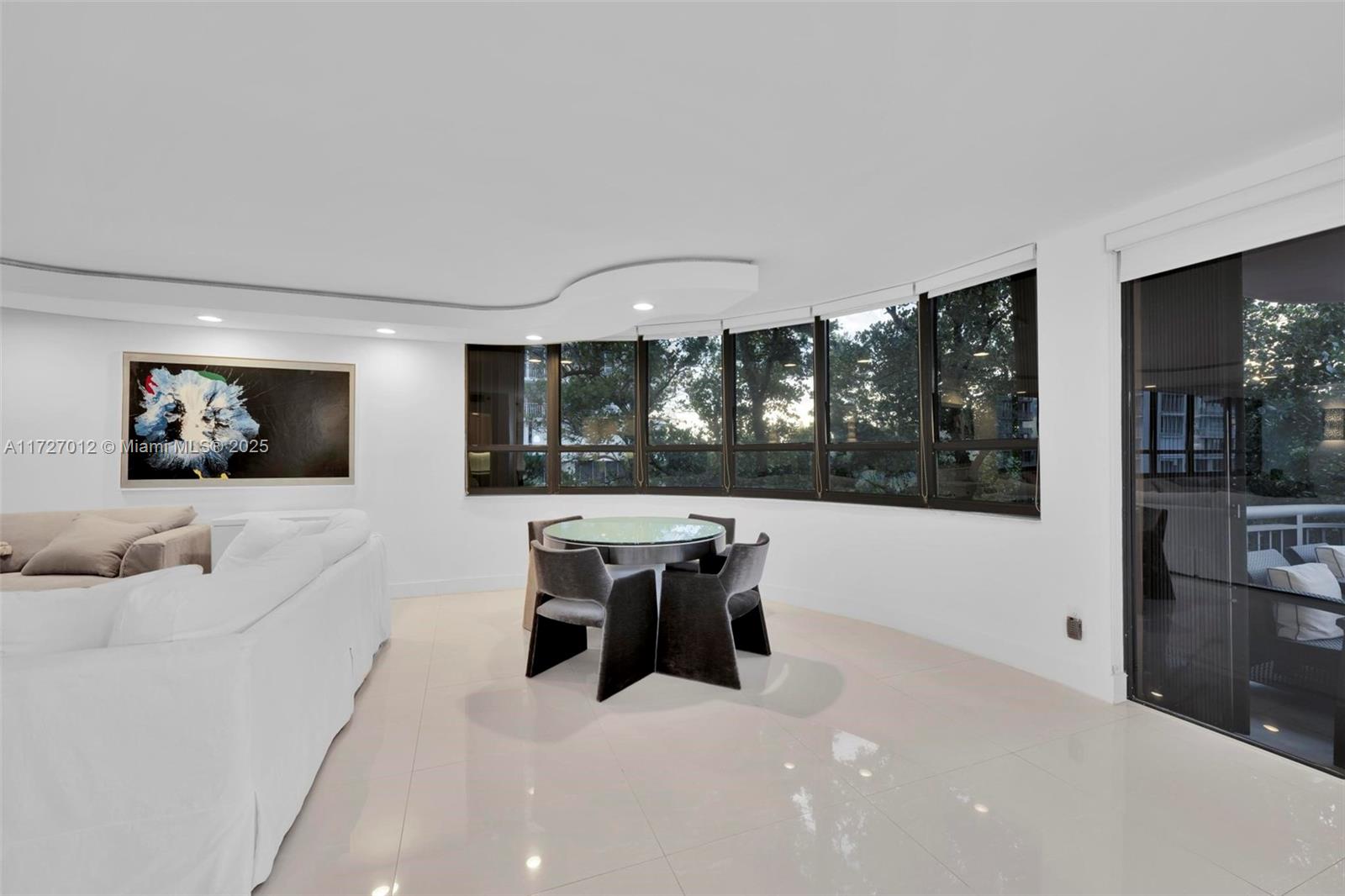 10175 Collins Ave 308